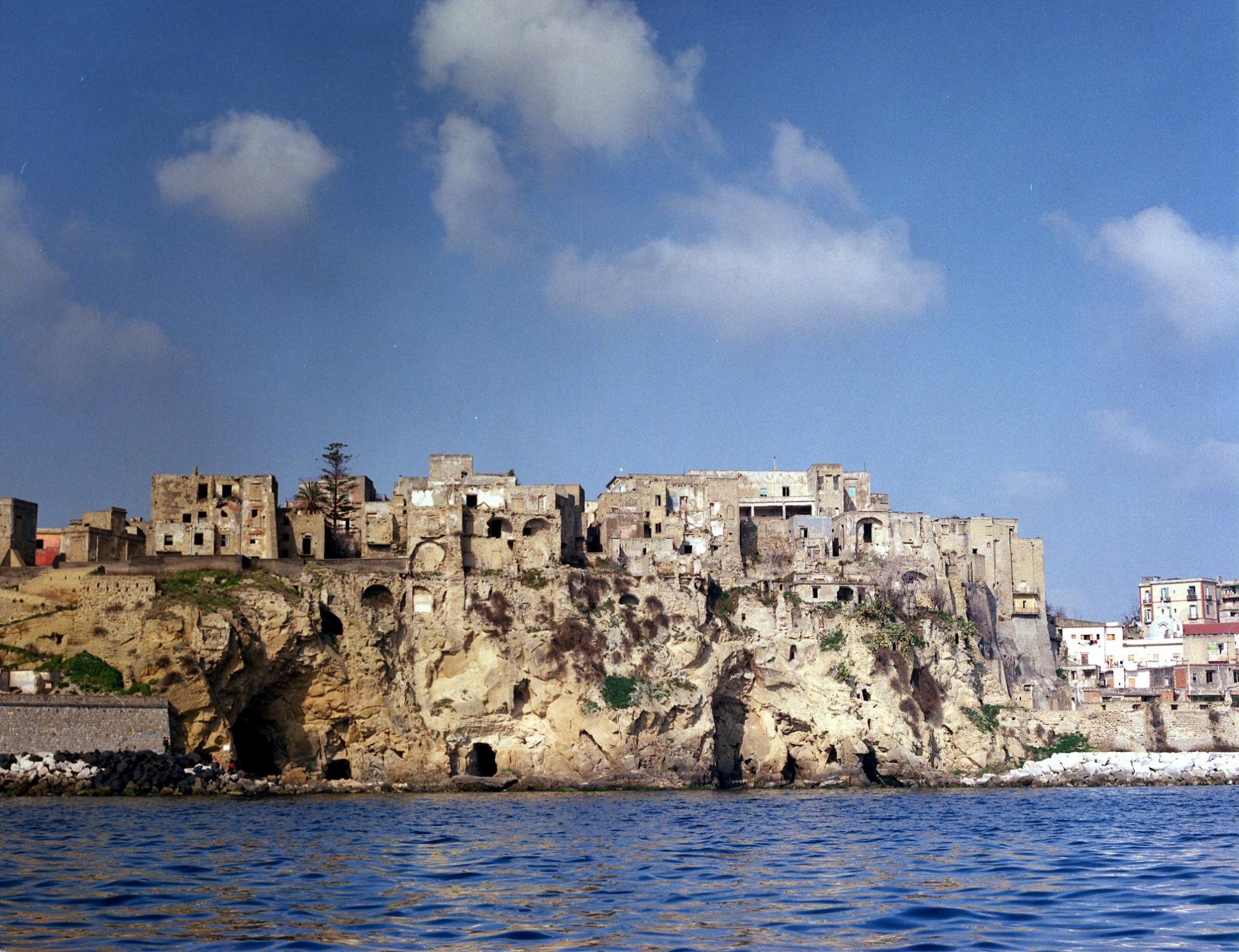 tra-terra-e-mare-riapre-il-rione-terra-di-pozzuoli