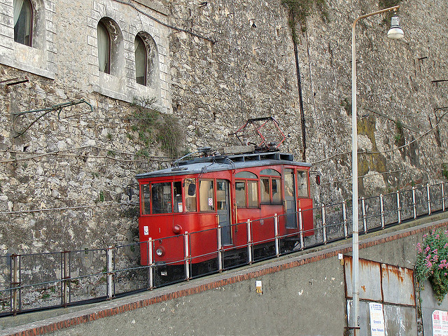 3525264973-cremagliera-principe-granarolo-genova (2)